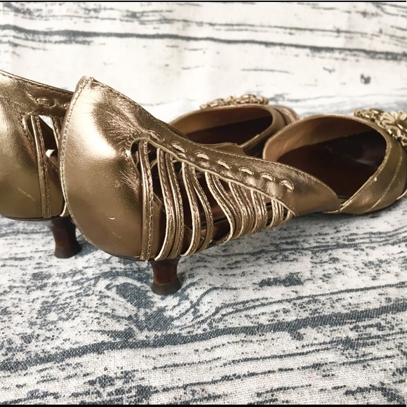 Isabella Fiore bronze kitten heel pumps - Picture 6 of 6